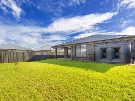 For Rent – Brand New Family Home in Emerald Fields, Old Bar - Photo 3