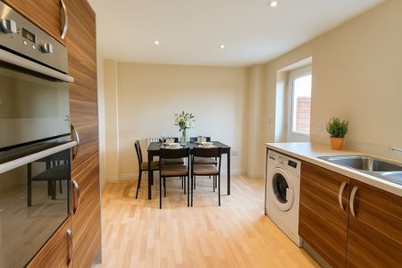 5 Bed Terraced House, Wordsworth Road, BS7 - Photo 2