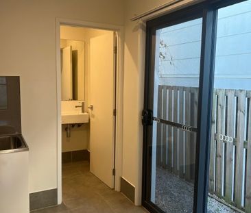 Beautiful 4-Bedroom Family Home in the Heart of Coomera - Photo 4