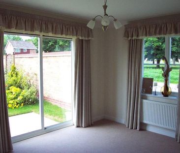 4 bedroom detached house to rent - Photo 1