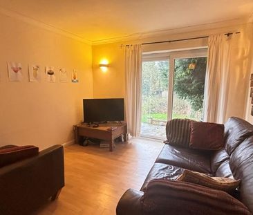 5 bedroom semi-detached house to rent - Photo 2