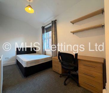 2 Bedroom Maisonette for rent in Kirkstall Lane - Photo 5