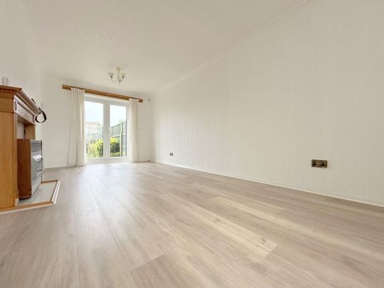 3 bedroom end of terrace house to rent - Photo 1