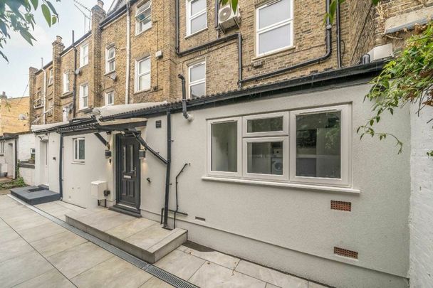 Killyon Terrace, Clapham, SW8 - Photo 1