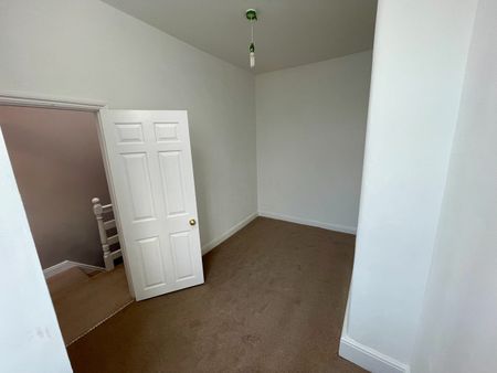 2 Bed Terraced House, Brompton Road, M14 - Photo 4