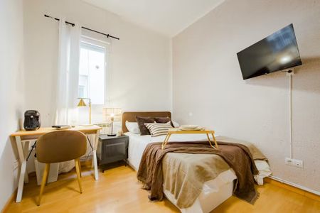 Calle de Arriaza, Madrid, Community of Madrid 28008 - Photo 3