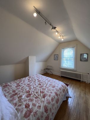 For Lease - 29 Lippincott Street, Toronto, Ontario - Photo 1