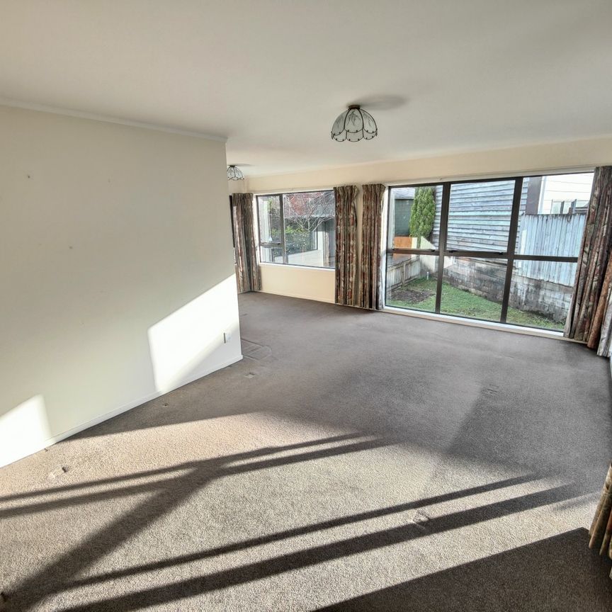 Neat three bedroom family home - Photo 1