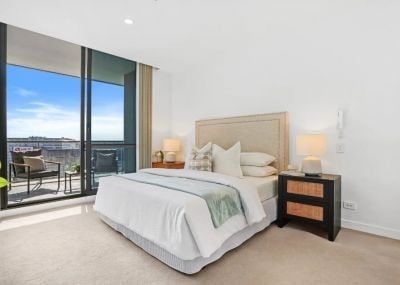 Sun-Drenched North-East Facing 3-Bedroom Plus Study Penthouse - Photo 4