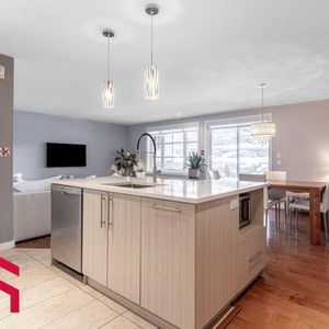 Appartement Mont-Saint-Hilaire À Louer - Photo 2