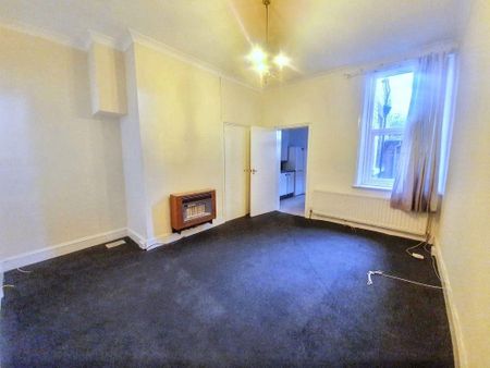 2 bed lower flat to rent in NE2 - Photo 3