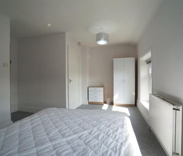 19 Garth Road - Photo 5
