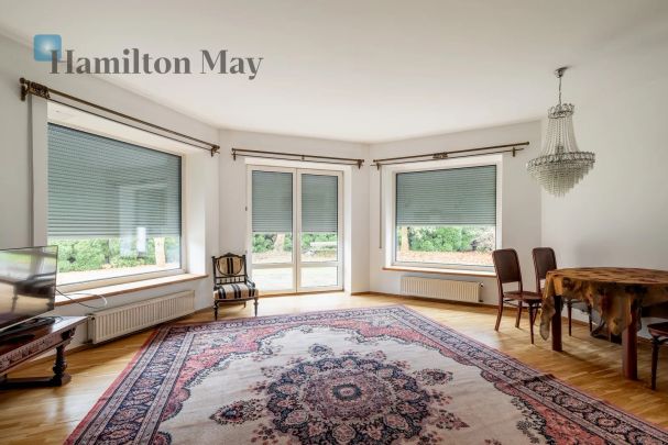 Nietuzinkowy dom na wynajem z przestronnym i zadbanym ogrodem na Woli Justowskiej - Zdjęcie 1