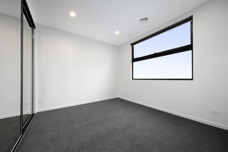 2A Crozier Ct, McKinnon VIC 3204 - House For Rent | Domain - Photo 3