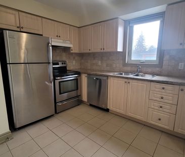 For Lease - 15565 Yonge Street Unit# 301, Aurora, Ontario - Photo 1