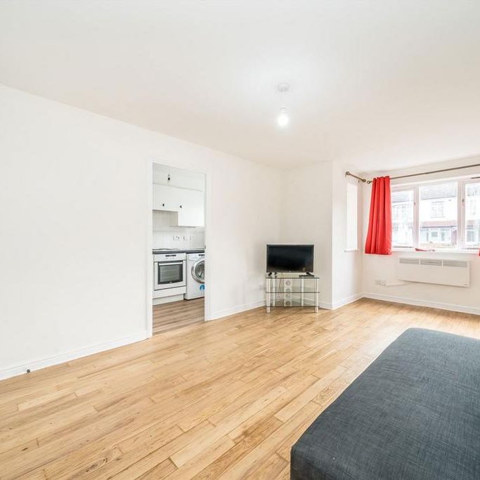 1 bedroom flat to rent - Photo 1