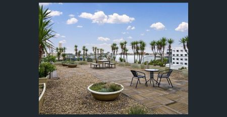 Encore - Premier 2 Bedroom Apartment - Photo 2