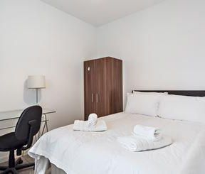 5 bedroom flat to rent - Photo 4