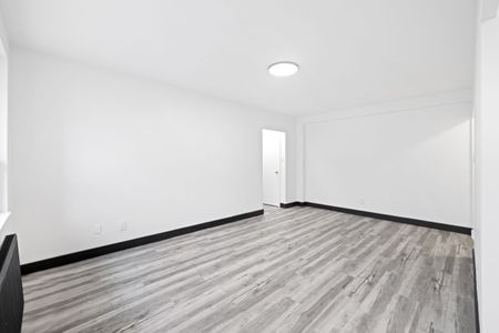 For Lease - 600 Eglinton Avenue Unit# 303, Toronto, Ontario - Photo 2