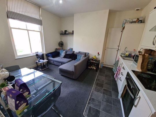 2 bedroom flat to rent - Photo 1