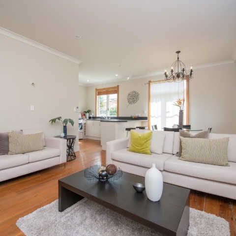 Charming Claudelands Residence: This delightful bungalow boasts three bedrooms and is brimming with character. - Photo 1