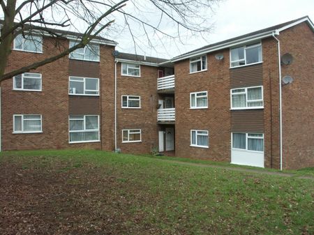 1 bedroom Flat - OSTERLEY CLOSE, STEVENAGE - Photo 2