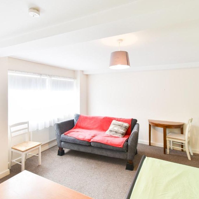 1 bedroom flat to rent - Photo 1