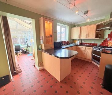 3 bedroom semi-detached house to rent - Photo 5