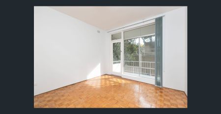 Spacious Two Bedroom Apartment - Photo 4