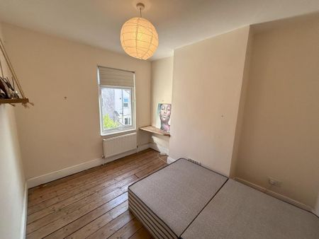 3 bedroom terraced house to rent - Photo 5