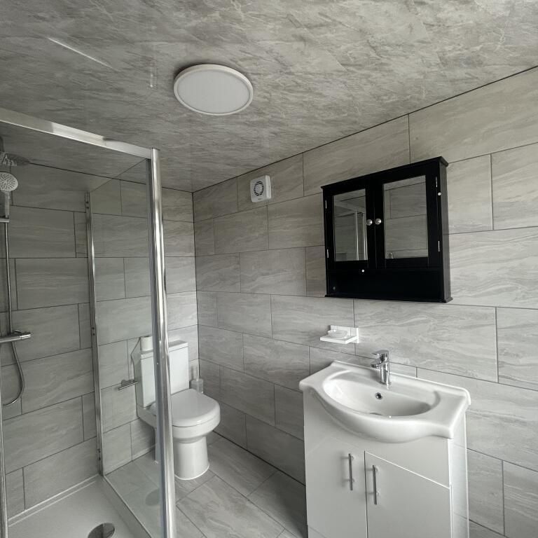 4 bedroom semi-detached house to rent - Photo 1