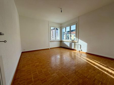 Charmant appartement de 3.5 pièces avec un balcon - Photo 2