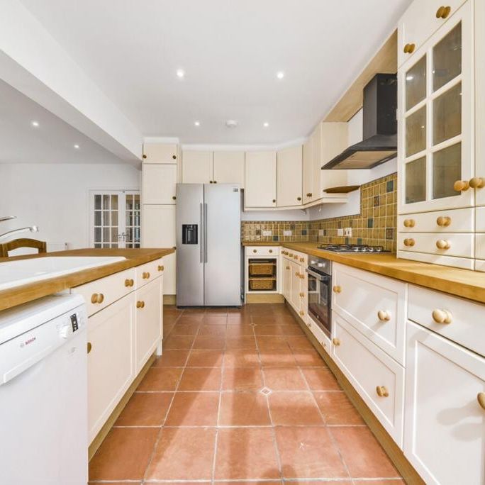 5 bedroom house to rent - Photo 1