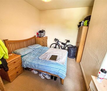 4 bedroom semi-detached house to rent - Photo 2