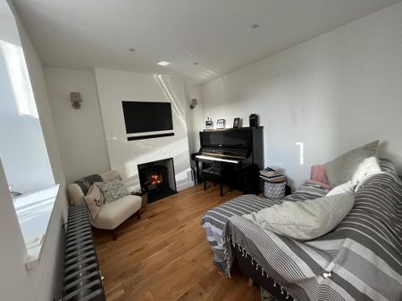 2 bedroom detached house to rent - Photo 3