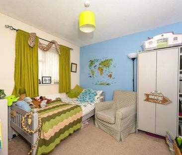 4 bedroom semi-detached house to rent - Photo 2