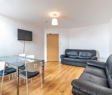 6 bed maisonette to rent in Stratford Road, Heaton, NE6 - Photo 2