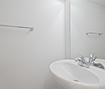 For Lease - 7 Applewood Lane Unit# 223, Toronto, Ontario - Photo 5