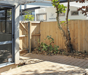 Modern Townhouse Within The Four Aves - Photo 2