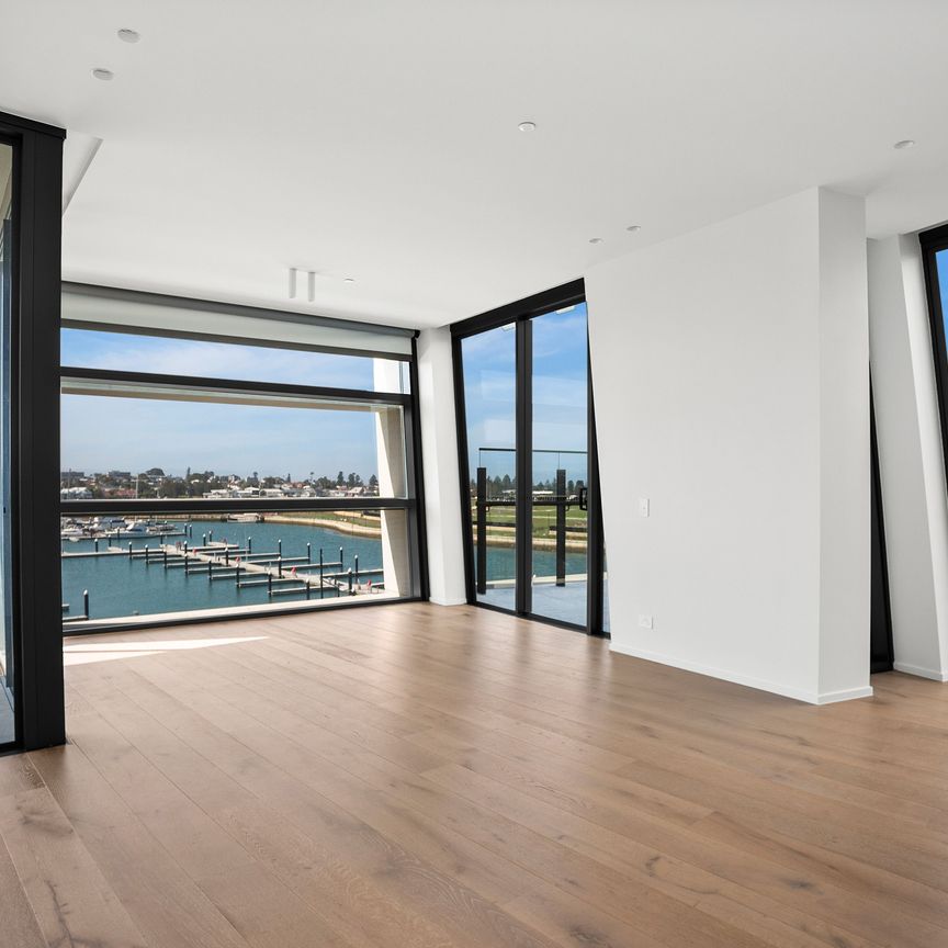 Views Views Views - Stunning third floor unit in the heart of Shell Cove Marina! - Photo 1