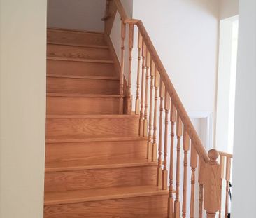 For Lease - 9 Fawson Cove Way, Brampton, Ontario - Photo 2