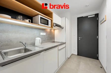 Pronájem jednolůžka v zařízeném 1+kk pro dvě osoby, 22 m - Photo 3