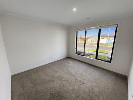 46 Walters Way, Alfredton - Photo 4