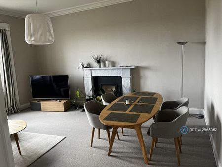 3 bedroom flat to rent - Photo 5