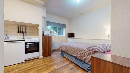 Studio to rent - Photo 2