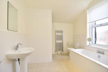 2 bedroom terraced house to rent - Photo 5