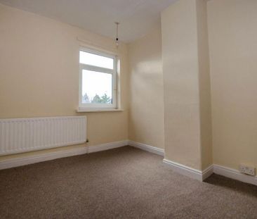 2 bedroom semi-detached house to rent - Photo 6