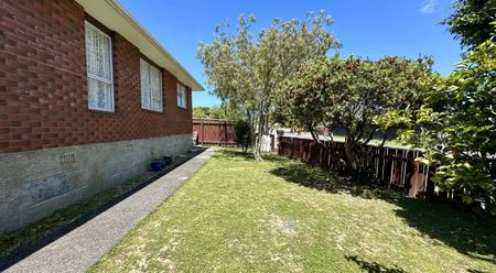 3 Bedroom Home in Brown Owl - Photo 4