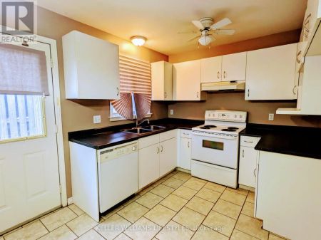 582 TALLTREE CRESCENT - Photo 2