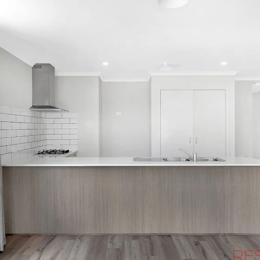 Walking distance to Donnybrook station - Photo 1